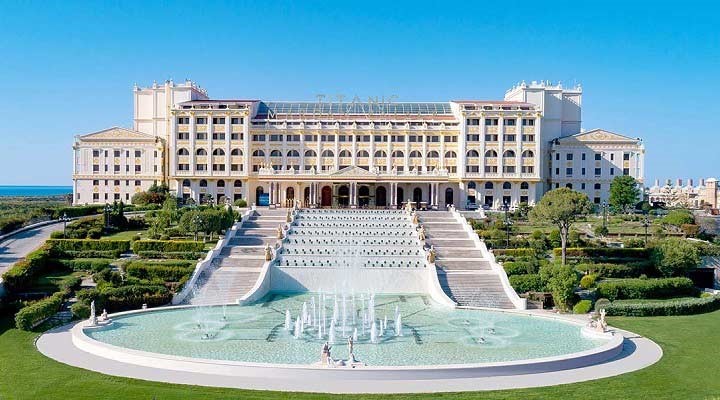 هتل تایتانیک مردان (Titanic Mardan Palace) در ترکیه