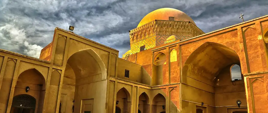 بازدید از مکان‌های دیدنی یزد را از دست ندهید