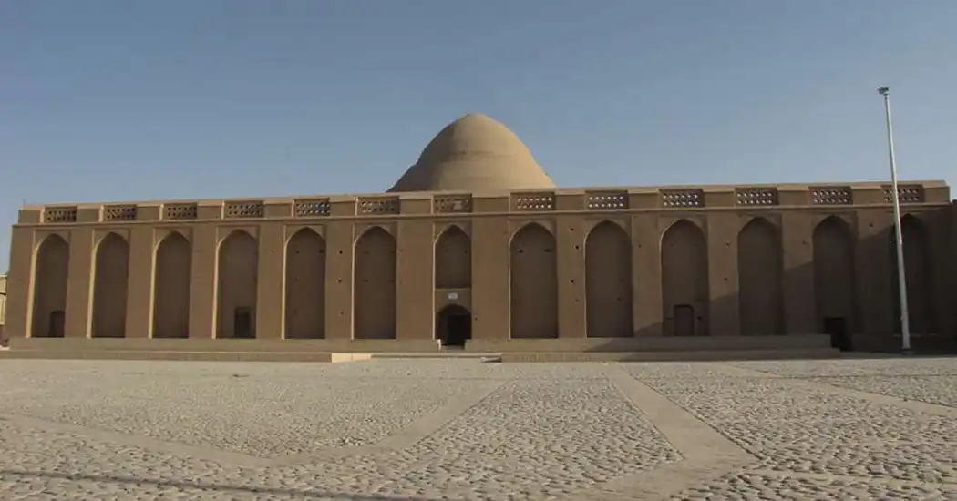 یخچال خشتی میبد از قدیمی‌ترین مکان‌های دیدنی یزد