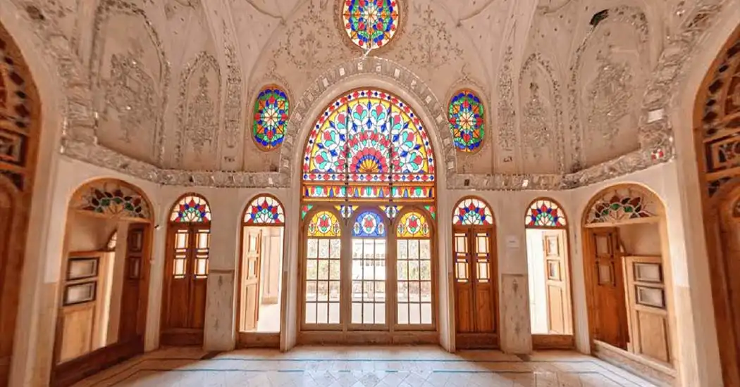 معماری فضای داخلی کاخ عامری‌ها