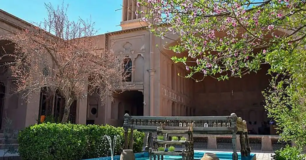 خانه لاری‌ها