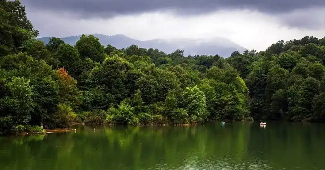 تفریحات دریاچه قو
