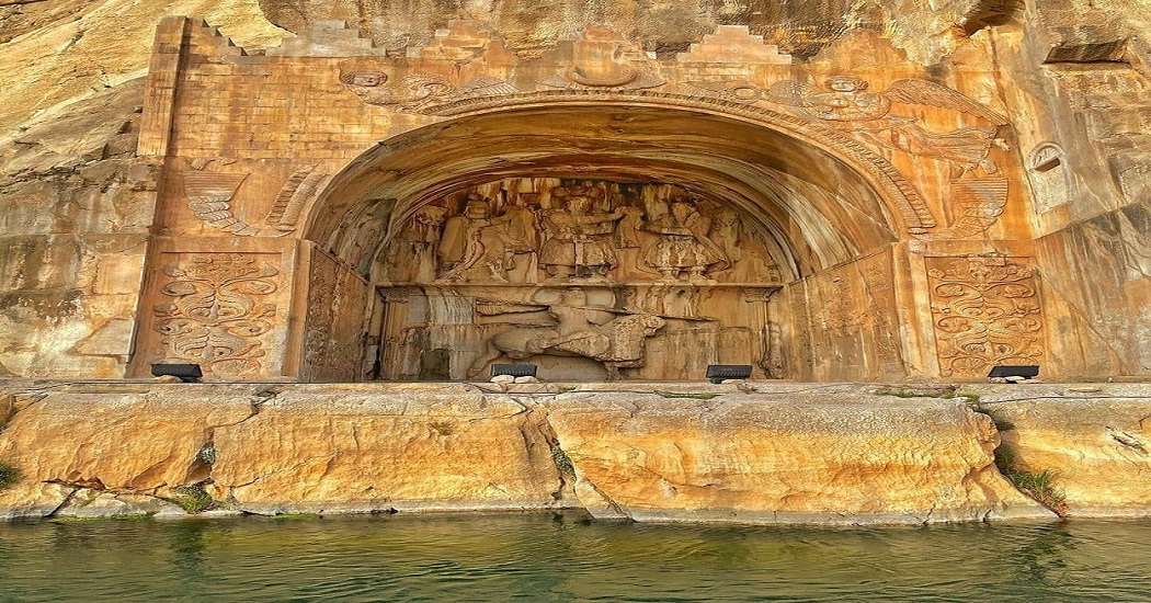 کتیبه طاق بستان